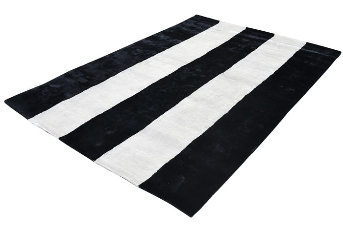 Carpet Black/White Stripes  300 cm